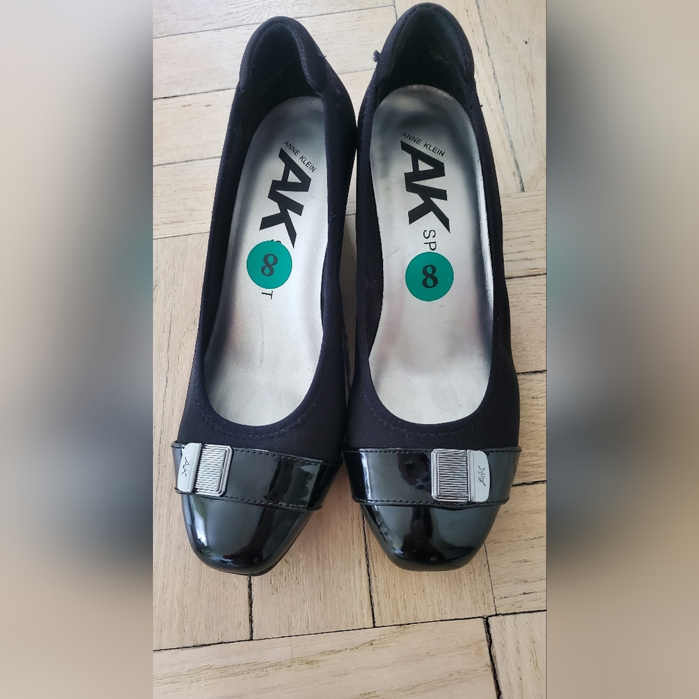 Anne Klein black shoes size 8